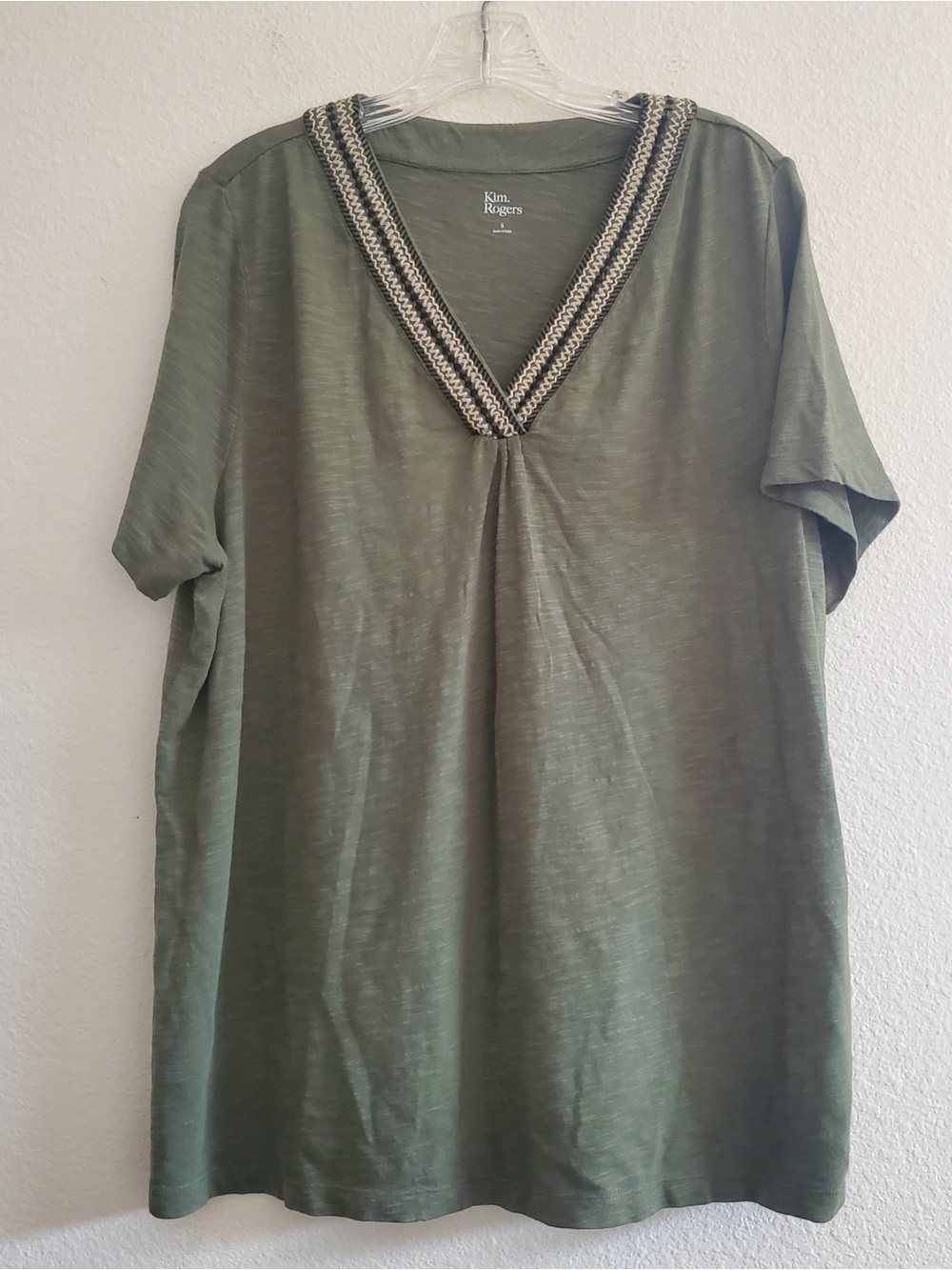 NWT Kim Rogers Olive Green Short Sleeve V-Neck Top with Trim